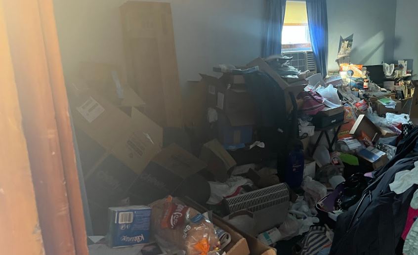How-To-Sell-a-Hoarder-House