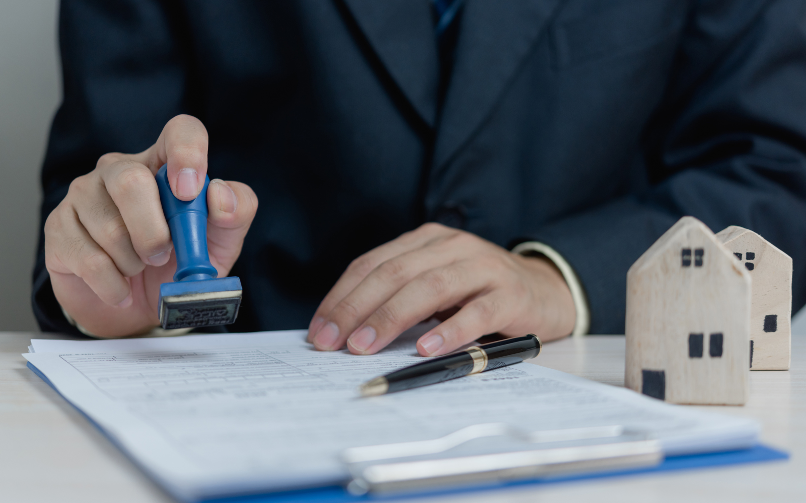 Legal Requirements to Sell a Property in Omaha